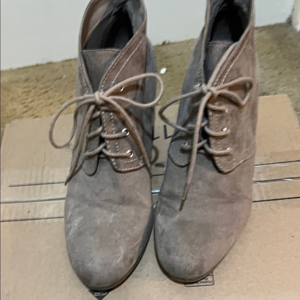 Stylish Camel Women's Ankle Boots